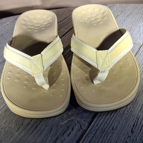 Vionic Shoes - Vionic Women's Sandals 380 Hightide Cream and Tan Sz 8